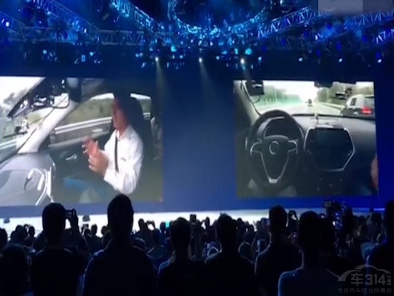 李彦宏无人驾驶.jpg