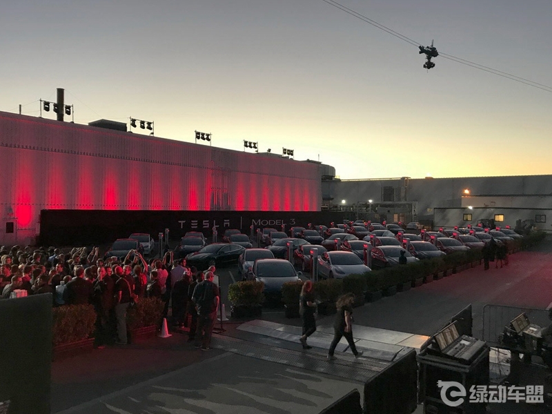 特斯拉MODEL-3交付.jpg