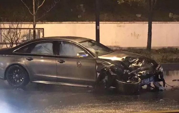 一场“小事故”沃尔沃车身断两截 安全受拷问