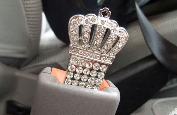 新车最不该入手的5样东西 看你车上有没?