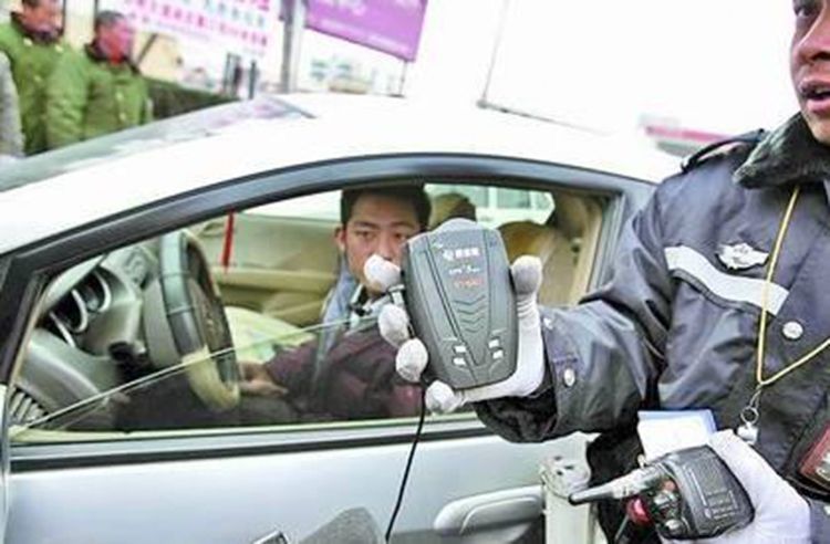 新车最不该入手的5样东西 看你车上有没?