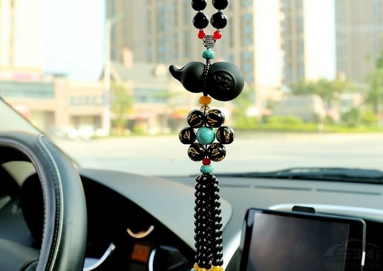 新车最不该入手的5样东西 看你车上有没?