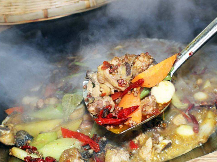 ����èֻ�кڰ�������ɫ���������к�ɫ��