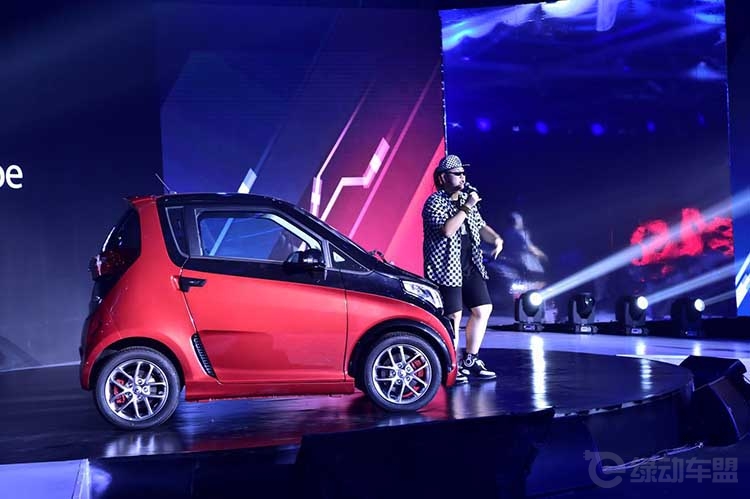 众泰E200 Pro四大升级 超越年轻用户期望