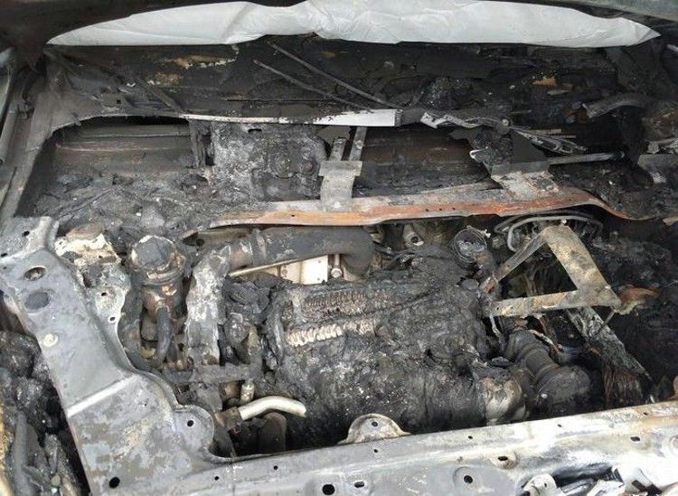 ���ֳ��̶����µ�SUV 7������������̨