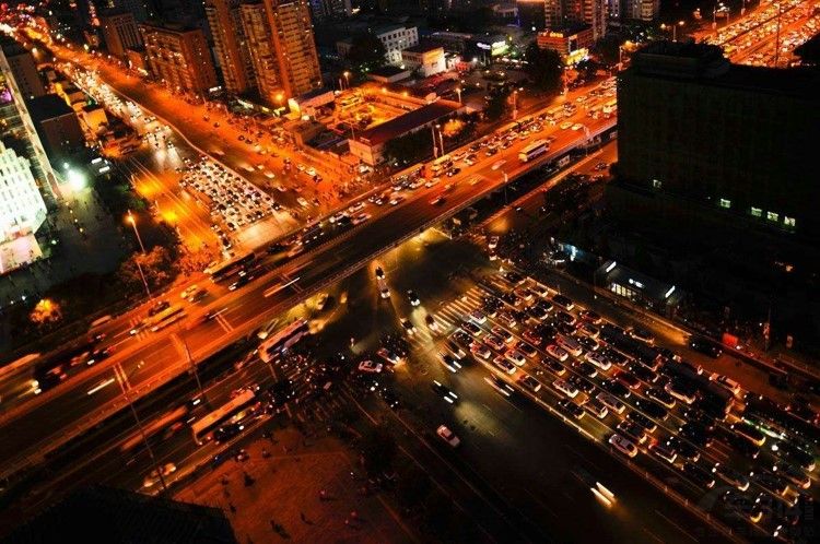 �ߵ�����Щ����ʵ����׬Ǯ�Ĺ����˽���