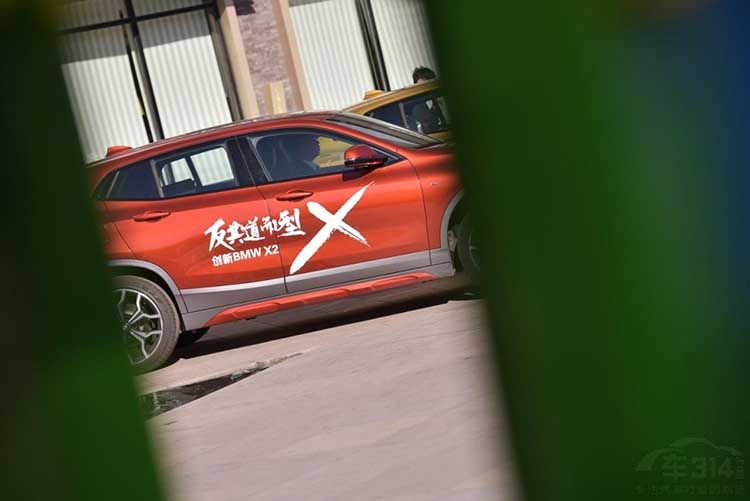 ʯ��ׯ����BMW X2�ſ�Ѳ�λ�ɹ��ٰ�