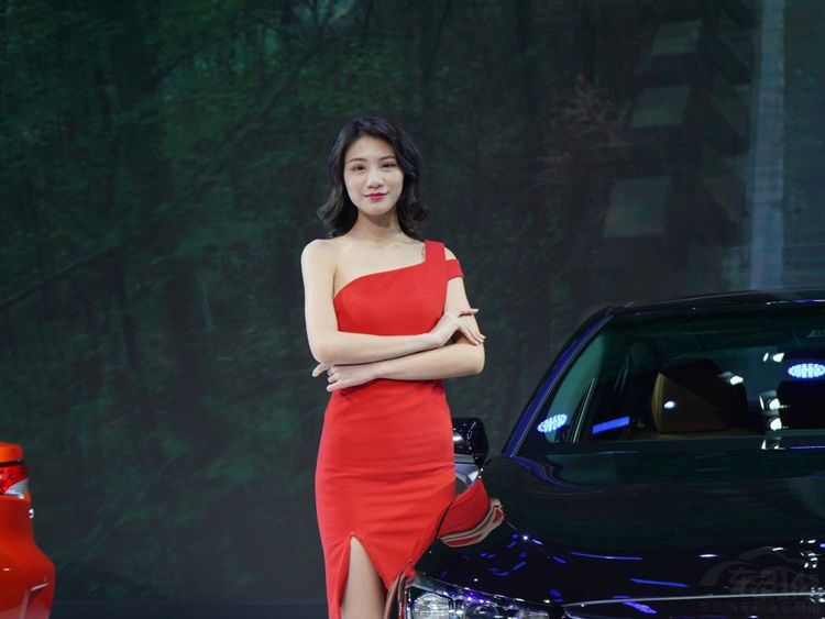 广州车展十大美女 第一个身材让人赞到爆 广州车展十大美女 第一个身材让人赞到爆