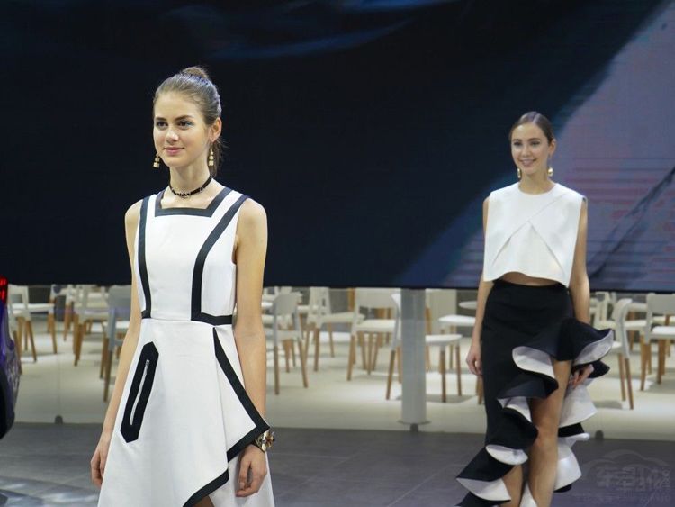 广州车展十大美女 第一个身材让人赞到爆 广州车展十大美女 第一个身材让人赞到爆