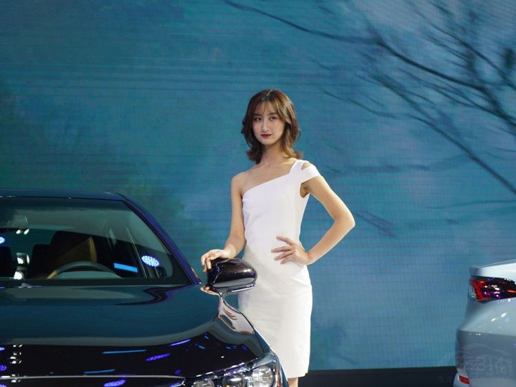 广州车展十大美女 第一个身材让人赞到爆 广州车展十大美女 第一个身材让人赞到爆