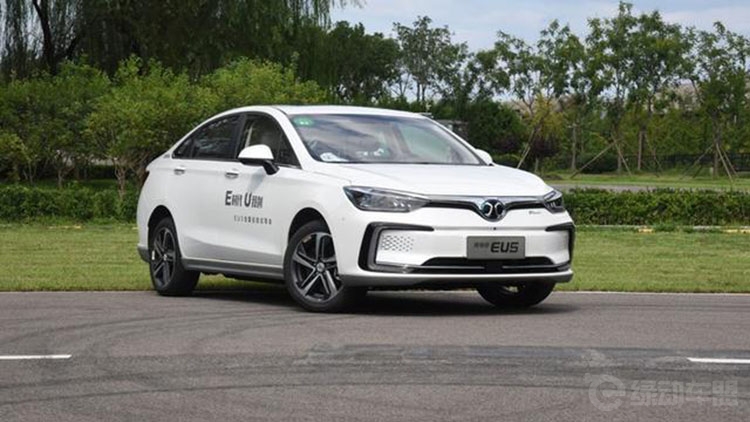 ����Դ�������У����ǵϡ���������ǰ��