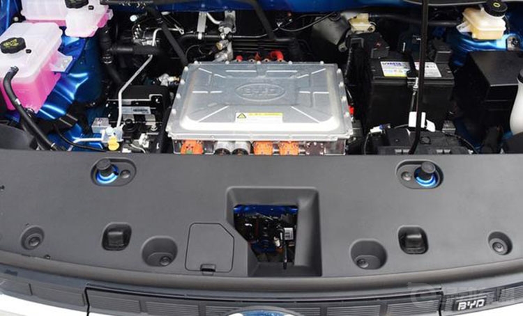 ����Դ�������У����ǵϡ���������ǰ��