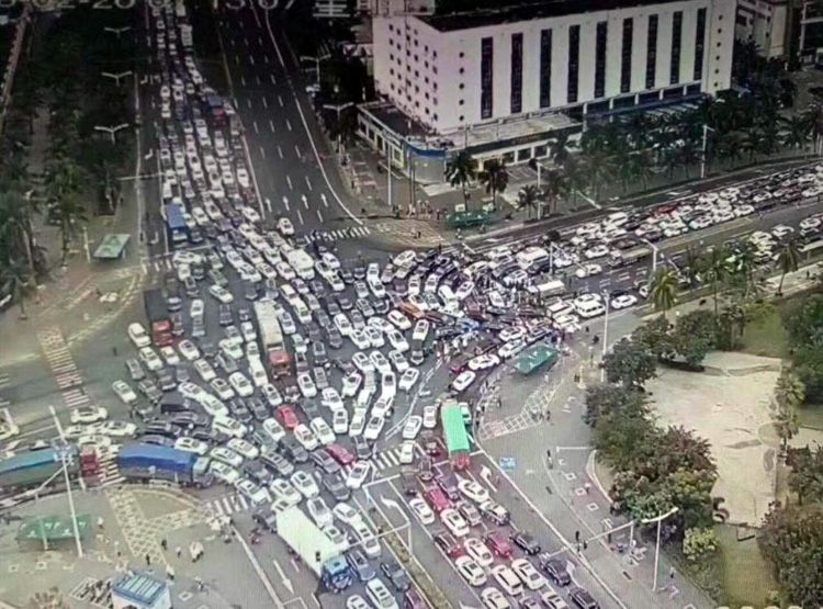 ѩ���������ж�ڣ������Լ���ǧ���ȥ