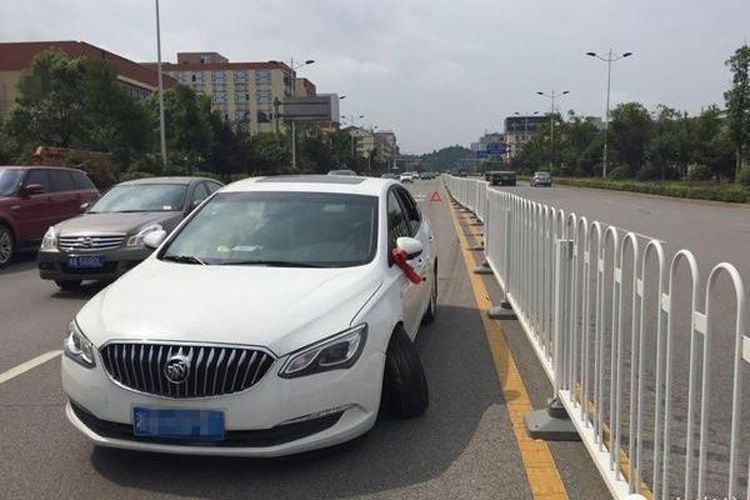 ͨ������˵��ƣ��ڻ������»���������ת