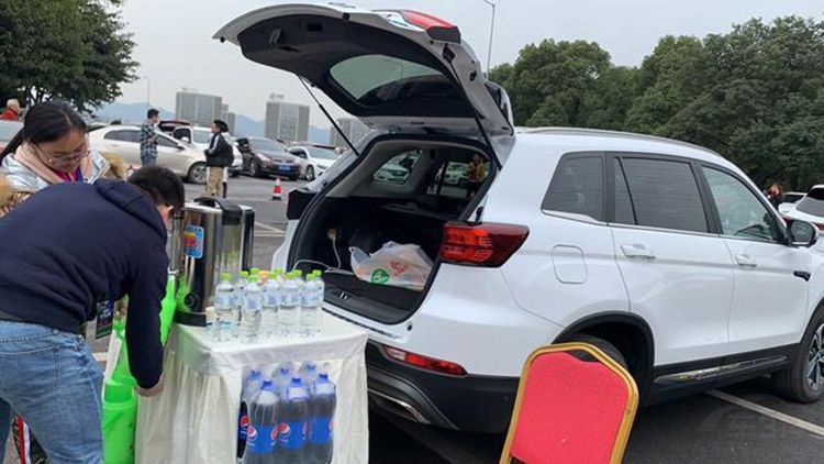 长安汽车重庆马拉松预热赛打响第一枪 长安汽车重庆马拉松预热赛打响第一枪