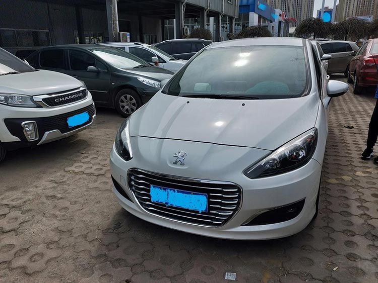 只有事故没有故事!揭秘“美女一手代步车” 只有事故没有故事!揭秘“美女一手代步车”