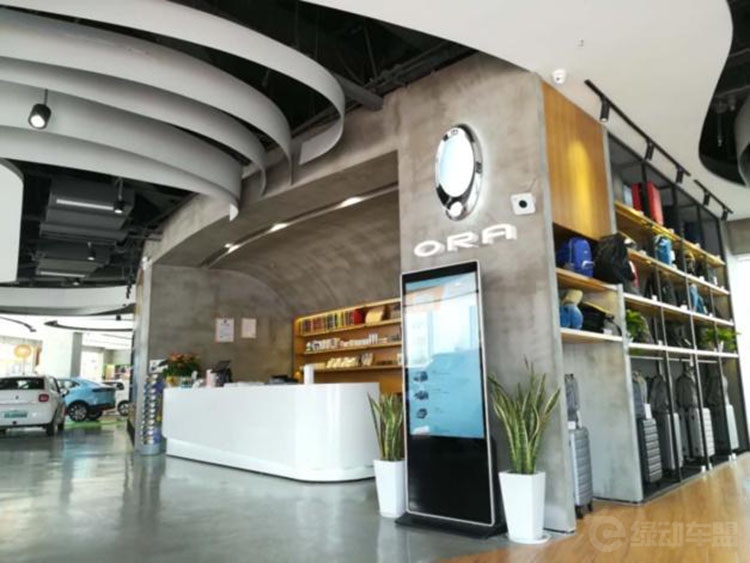 欧拉亮相上海 开启电动小车自动驾驶时代 欧拉亮相上海 开启电动小车自动驾驶时代