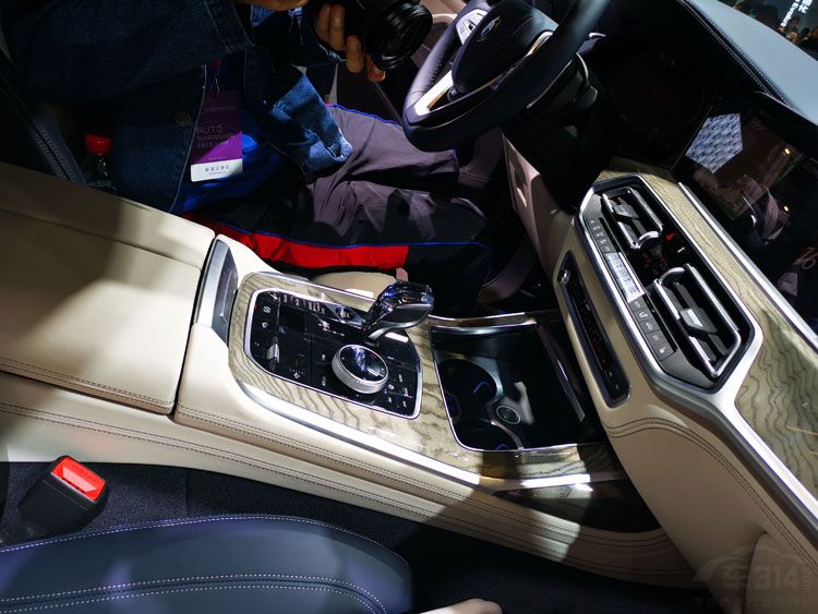 ����X7�����Ϻ���չ ȫ�ߴ�SUVʷ�����