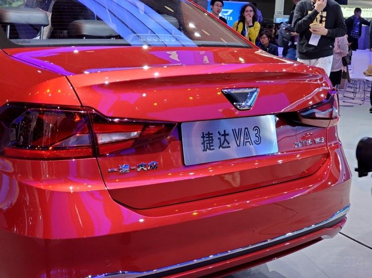 正宗的捷达卖5万多 正宗的捷达卖5万多 没了大众标后卖多少钱?