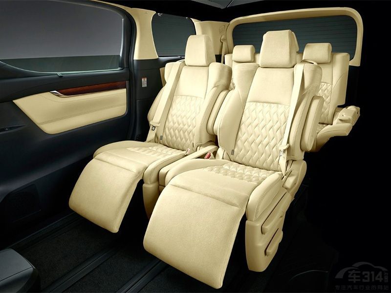 丰田埃尔法2.5L双擎比3.5L 丰田埃尔法2.5L双擎比3.5L V6还贵3万多!