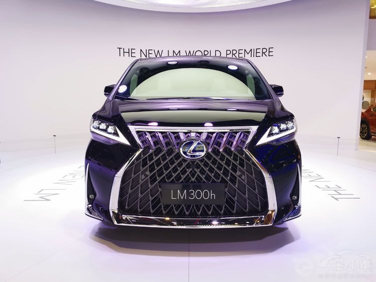 丰田埃尔法2.5L双擎比3.5L 丰田埃尔法2.5L双擎比3.5L V6还贵3万多!