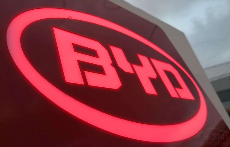 十万电动车比六万燃油车划算?这不纯在的 十万电动车比六万燃油车划算?这不纯在的