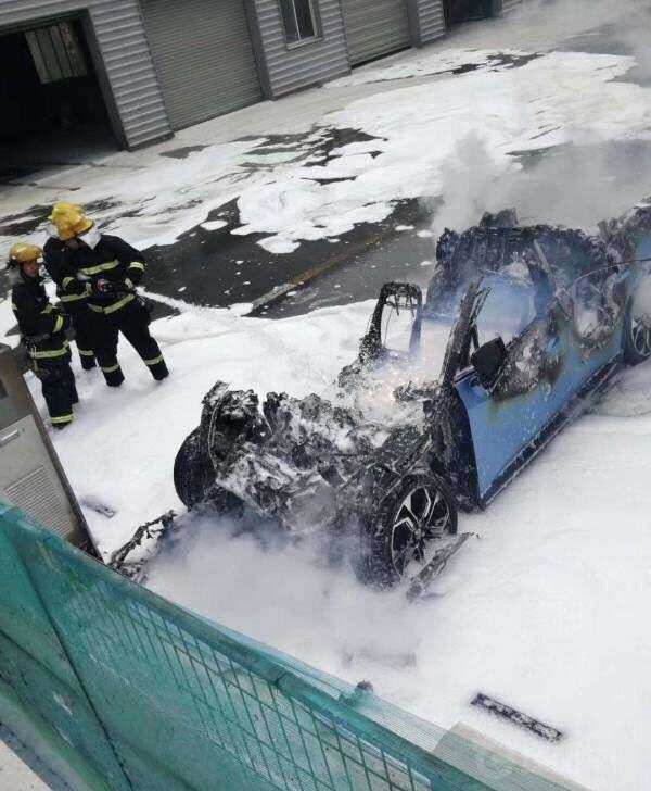 ε��ES8����ȼ�� �㻹���򴿵綯����