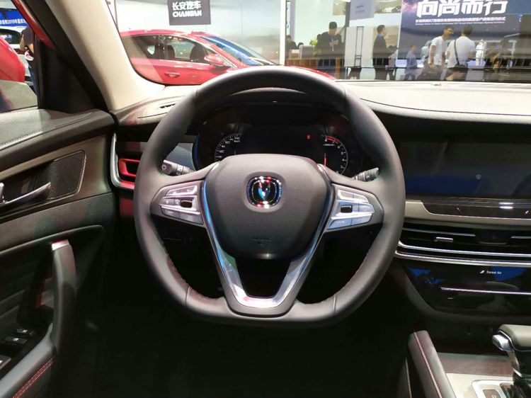 ���쳵չ���֡��й�Ʒ����ǿ1.4T��������CS35