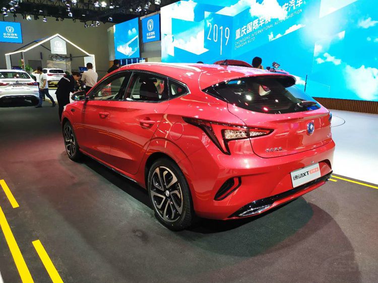 ���쳵չ���֡��й�Ʒ����ǿ1.4T��������CS35