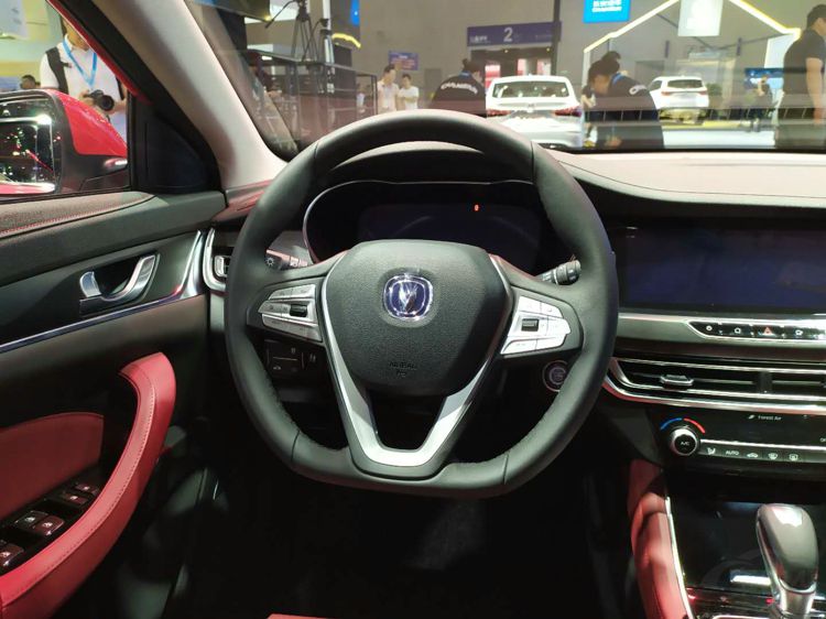 ���쳵չ���֡��й�Ʒ����ǿ1.4T��������CS35