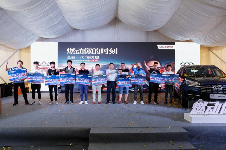 ȫ��һ����8���з������߹��峵��������@ʯ��ׯվ