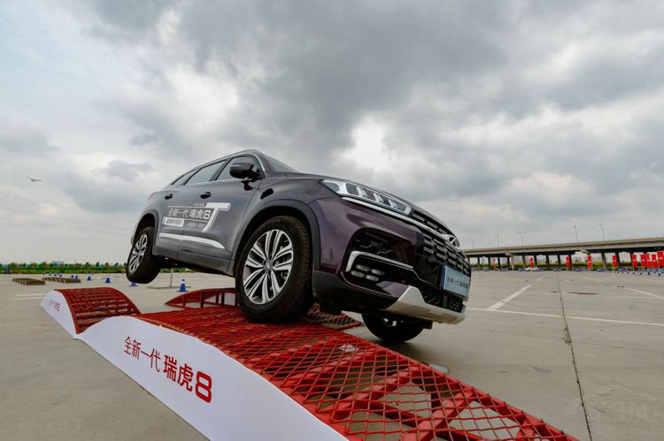 ȫ��һ����8���з������߹��峵��������@ʯ��ׯվ