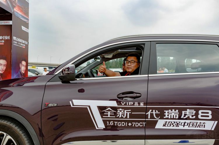 ȫ��һ����8���з������߹��峵��������@ʯ��ׯվ