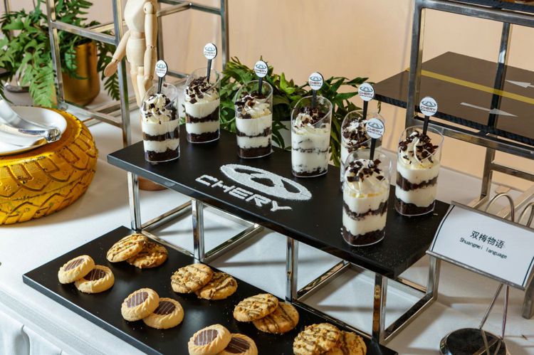 ȫ��һ����8���з������߹��峵��������@ʯ��ׯվ