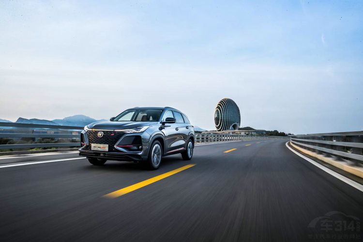 从电影驶向现实 从电影驶向现实