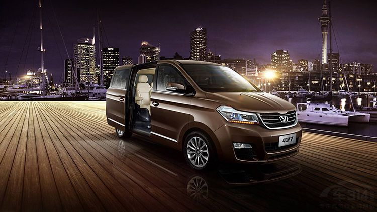 定位国产高端豪华MPV 定位国产高端豪华MPV