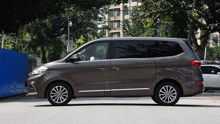 定位国产高端豪华MPV 定位国产高端豪华MPV