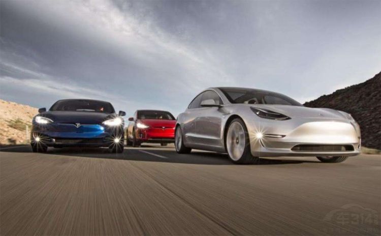 高速路上超速别急 也许不会扣分又扣钱 高速路上超速别急 也许不会扣分又扣钱