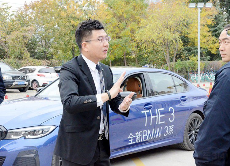 ʯ��ׯ����ȫ��BMW 3ϵ���ּ��껪��Ļ