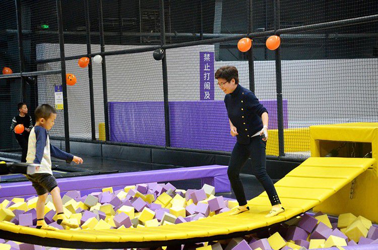 ʯ��ׯ����ȫ��BMW 3ϵ���ּ��껪��Ļ