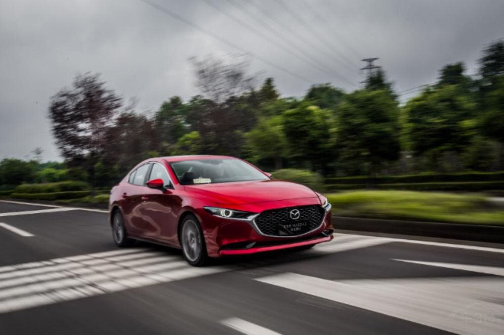 ȷʻMAZDA3
