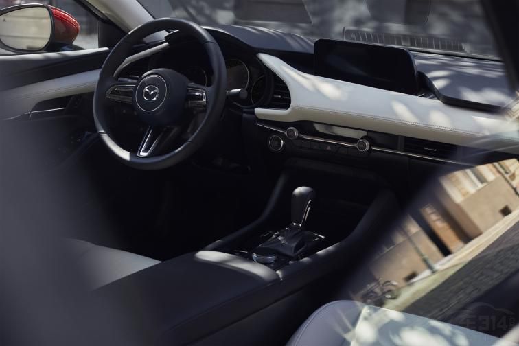 2021MAZDA3