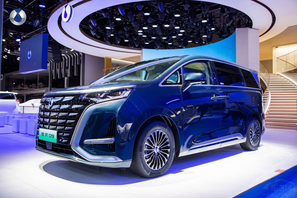 ЯSUVȫس