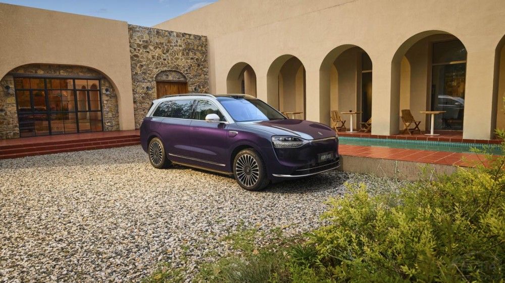 50万级销冠问界M9升级新增银境紫新车色 50万级销冠问界M9升级新增银境紫新车色