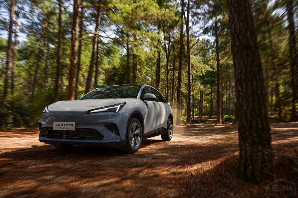 最像纯电的高效能增程车全新阿尔法T5上市 最像纯电的高效能增程车全新阿尔法T5上市