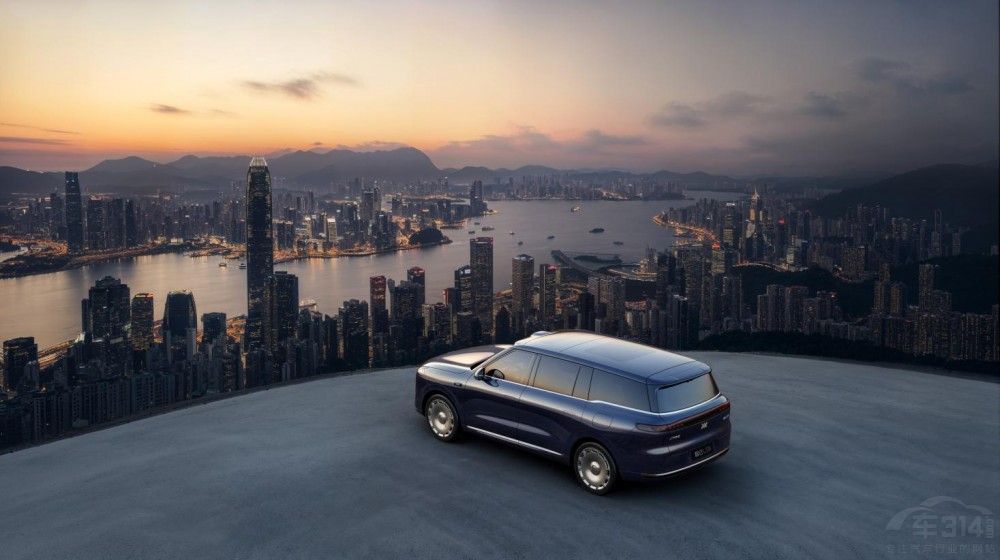 32.28万元起!上汽旗舰大六座·智己LS9上市 32.28万元起!上汽旗舰大六座·智己LS9上市