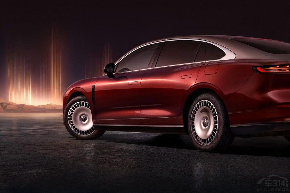 岚图追光L:硬实力加持 重塑豪华轿车格局 岚图追光L:硬实力加持 重塑豪华轿车格局