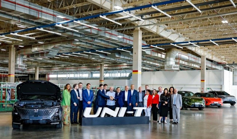 巴西总统点赞长安汽车巴西工厂投产下线 巴西总统点赞长安汽车巴西工厂投产下线