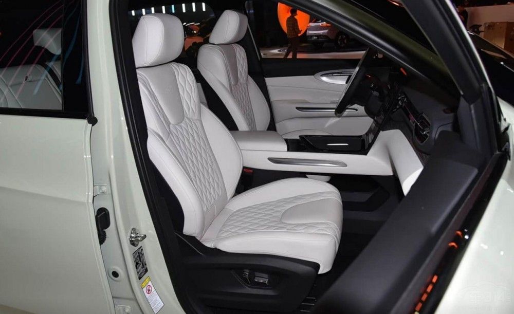 һ��ʡ�ġ�ʡǮ�ĸ�Ʒ�ʻ춯SUV�ز����٣�