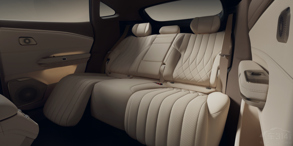 �º����ǻ��˶�SUV껲�S600������չ����